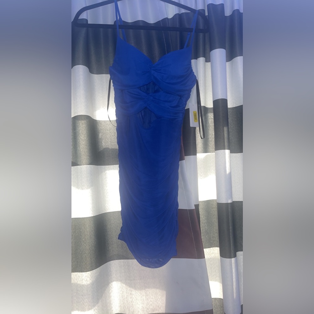 royal blue dress, extremely stretchy